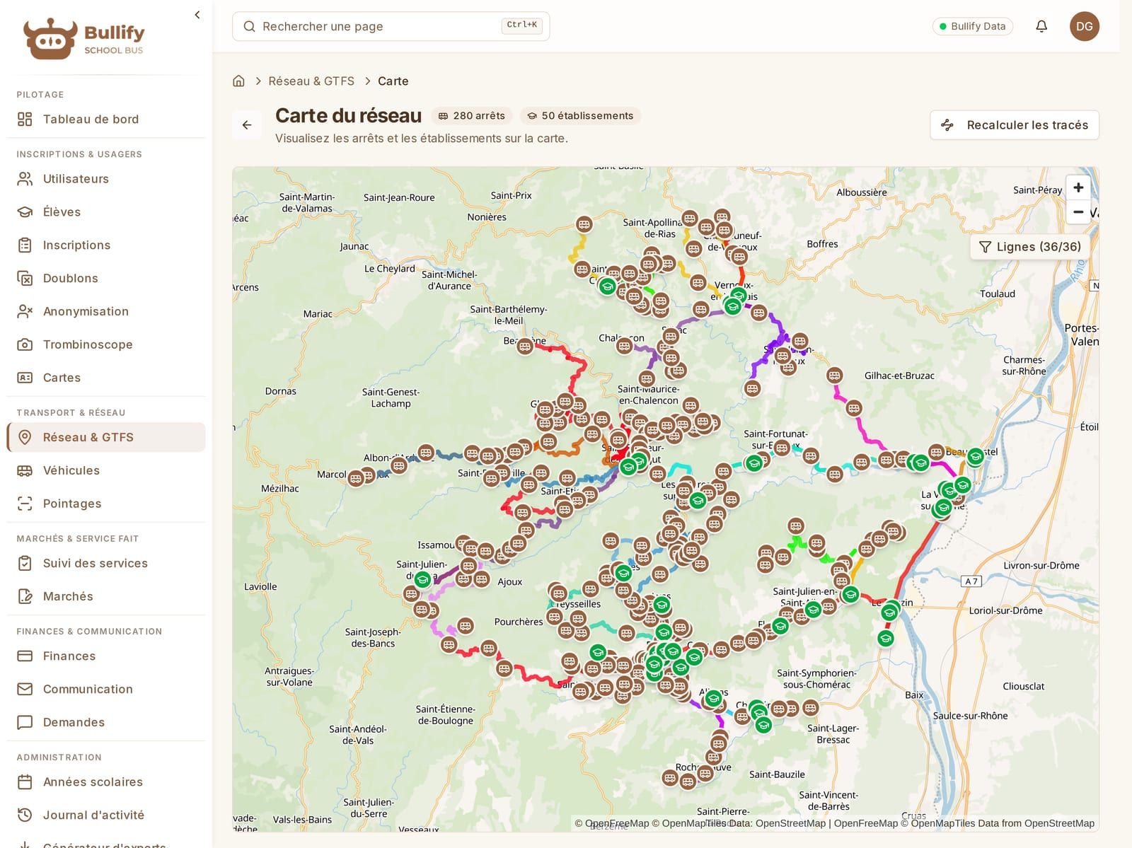 Carte du réseau dans le back-office : 280 arrêts et 50 établissements positionnés, tracés des lignes par couleur